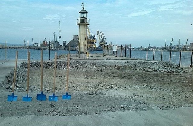 Строят трафик-кула на бургаския порт