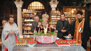 Дядо Григорий освети 3000 великденски яйца