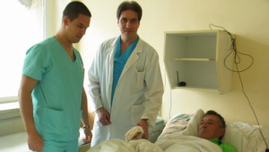 Спасиха отрязана ръка на 66годишен мъж