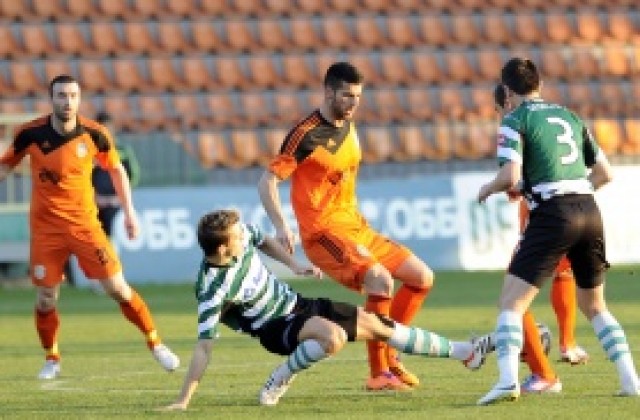 Черно море пак не тренира Тича, пази тревата за Литекс