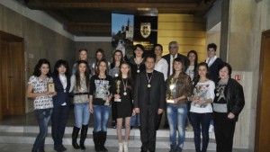 Кметът прие хандбалистките на Етър 64 връчи им златните медали