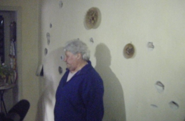 На Разпети петък майката на Петко Савов пусна журналисти в дома им в Лясковец /снимки/