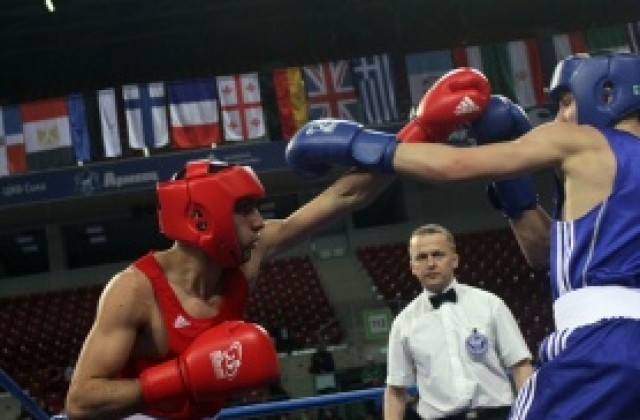 И Душко Благовестов стигна 1/8-финал на Световното по бокс
