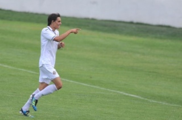 Курдов избухна с хеттрик срещу кошмара на Левски