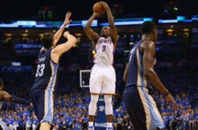 Оклахома тръгна с победа в плейофите