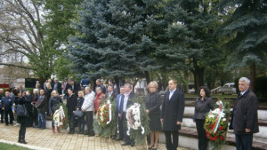 С поднасяне на венци и цветя отбелязаха в Кюстендил 138