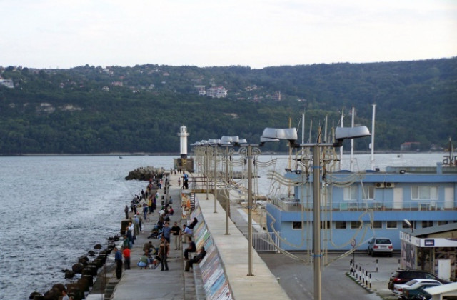 Мъгла затвори пристанище Варна