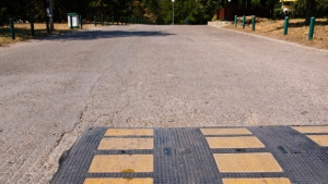 Започна поставянето на изкуствени неравности във В Търново