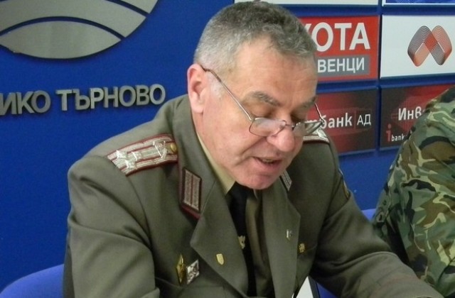 143 курсанти и 660 студенти ще приеме НВУ В. Левски