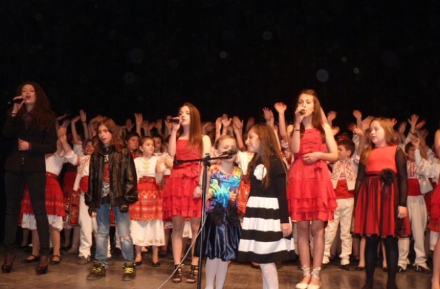 Благородна кауза обедини десетки жители и гости на Мездра