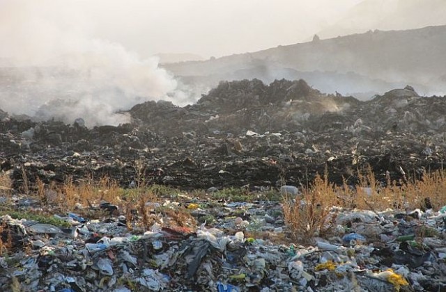 Брюксел съди България заради 104 незакрити сметища