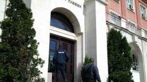 Внезапна проверка на ДАНС в Община Плевен Има ли задържани