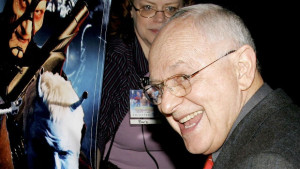 Продават космически вещи на Алън Бийн на търг