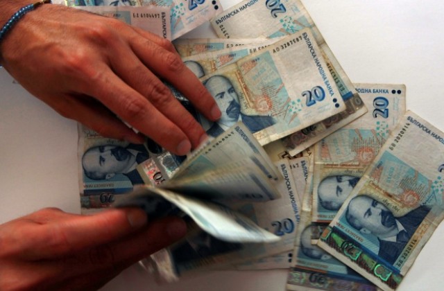 Плащаме данъци с отстъпка и през почивните дни