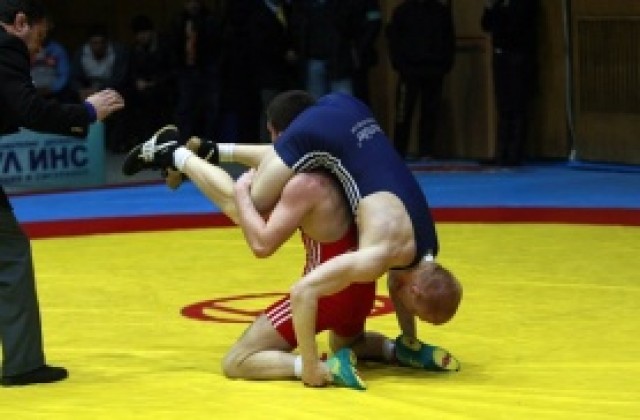 Бургас посреща шампионата по борба за юноши