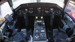 Родни авиокомпании алармират за задаващ се дефицит на български пилоти