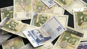 Коалиционни партньори лишиха Тотев от големите заеми