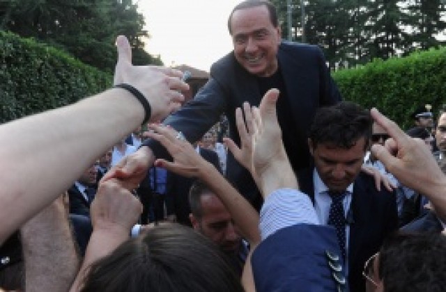 Берлускони не продава Милан