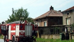Пропаднал е мост до с Винево Дъждът отнесе пътя Долно
