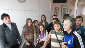 Деца гостуваха и разпитваха в Дарик Кюстендил