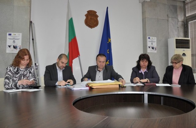 Отвориха офертите по две обществени поръчки