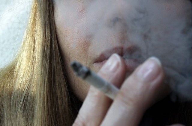 Повече от половината българчета са пасивни пушачи у дома си