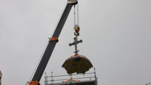 Поставиха купола на камбанарията на храм Св Игнатий Старозагорски