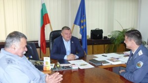 Областният подкрепя откриването на национален авиационен център в ДМитрополия