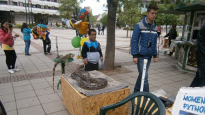 Глобиха мъж за търговска дейност с алигатор игуана питон и