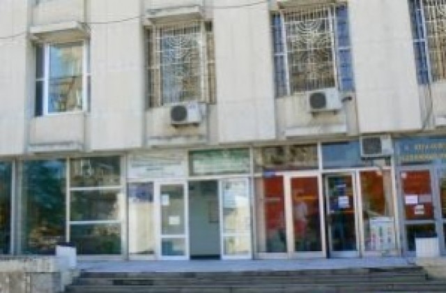 Общинските данъчни на Димитровград работят и днес