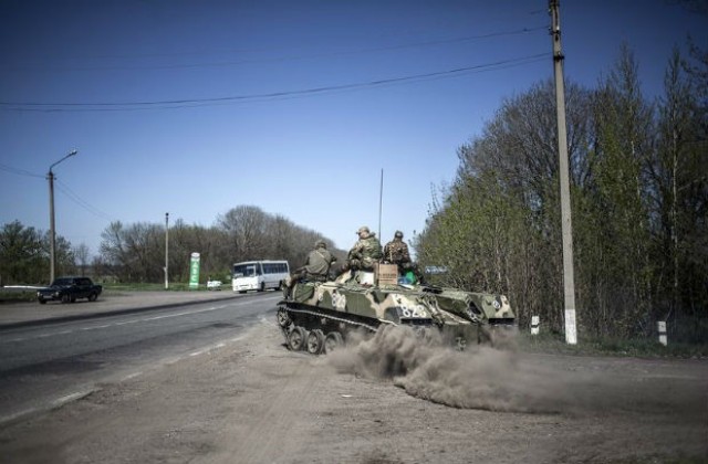 Украински сепаратисти задържаха 13 наблюдатели от ОССЕ
