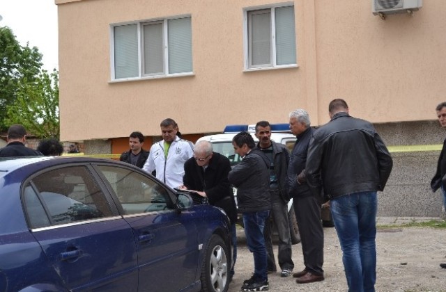 Майка и дъщеря бяха открити мъртви в апартамент в Джебел