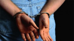 Арестуваха мъжът заплашил и обрал 81годишна жена