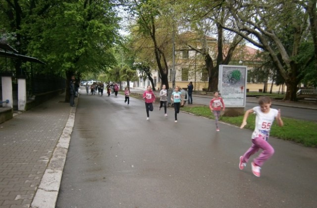 Над 300 състезатели от Кюстендил се включиха в петият турнир Спортувай в твоя град