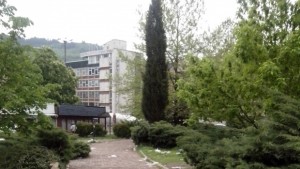 Купища боклуци след събора в Дупница