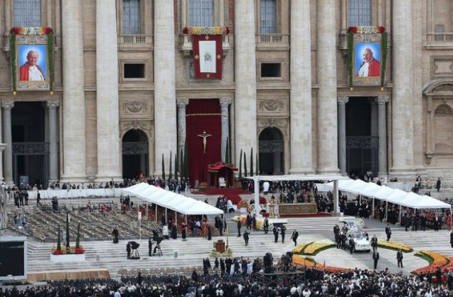 Плевнелиев: Папа Йоан Павел II беше символ за всички нас
