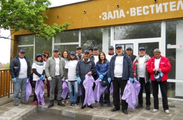 Владимир Уручев се включи в националната инициатива  „Да изчистим България за един ден”