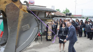 Започна обновяването на ул Лозенец в Гълъбово