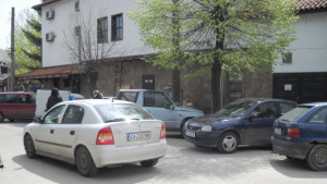 Арестуваха крадци на църковни пари