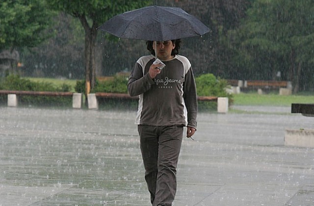 Дъждове и по-ниски температури през май