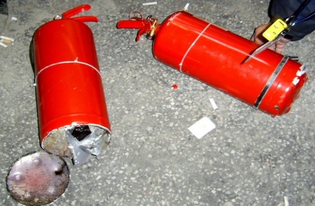 Близо 20 килограма опиум откриха в пожарогасители митничари на Капитан Андреево