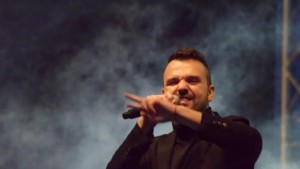 Графа взриви сцената на Тол Шипс тази вечер излизат Сигнал