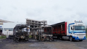 Умишлено са подпалили двата автобуса