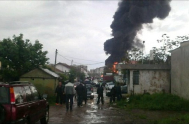 Пожарът е овладян, няма опасност за населението