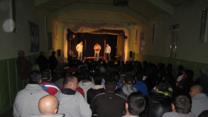 Затворници гледаха Шескпир