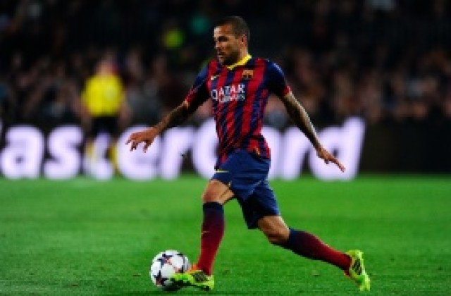 Близо 800 души подкрепиха фена, замерил Алвеш с банан