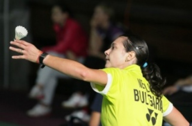 Петя Неделчева продължава напред на двойки жени и смесени двойки