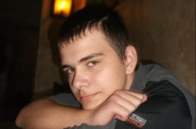 Горнооряховчанин с награда от конкурс за непрофесионални пианисти