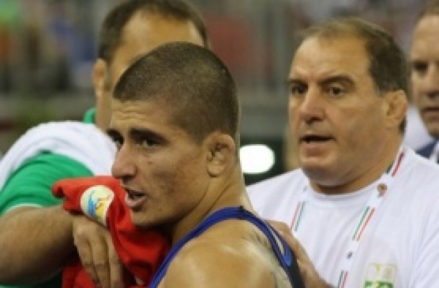 Двама българи ще участват в схватките на „Тайм Скуеър”