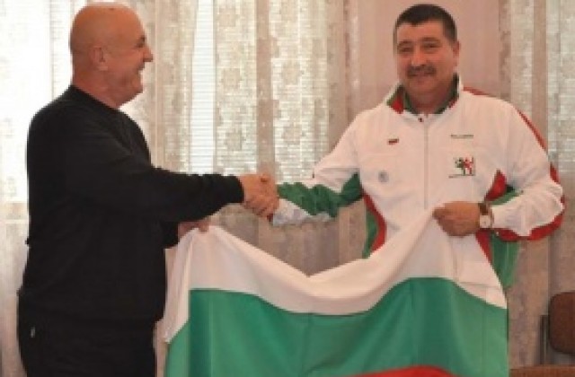 Ветеринар дари екипи на бадминтонистки от Разград за Световните ученически игри